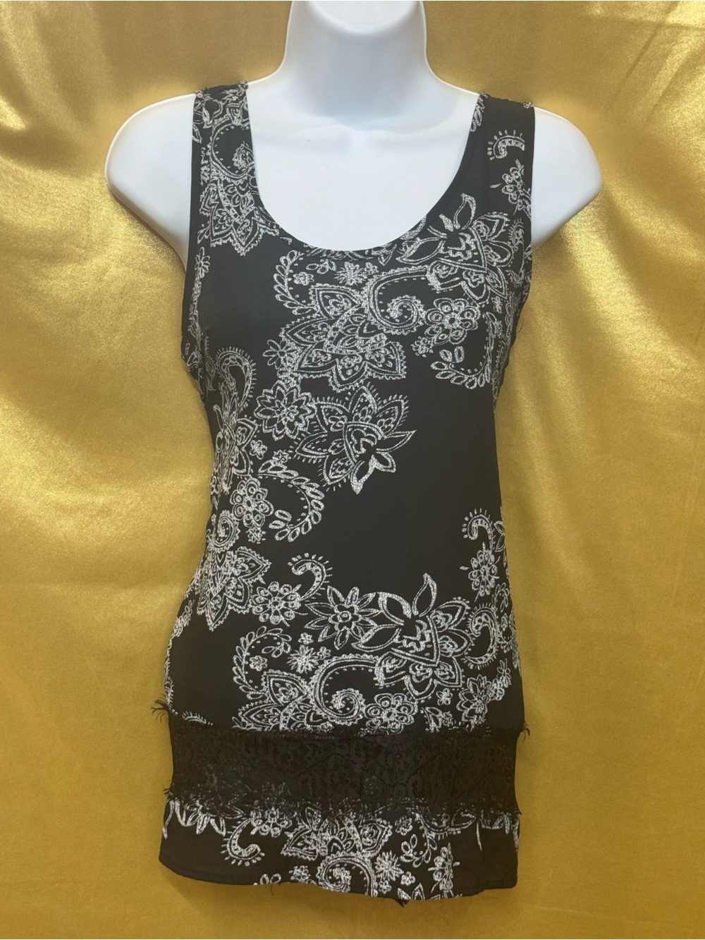 Paper Crane Black Paisley Lace Hem Tank Top Blouse - Medium